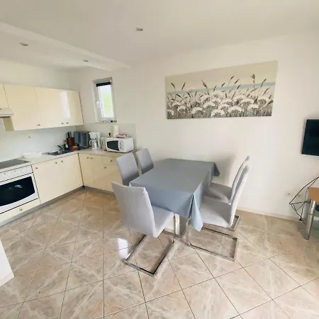 Martic Janja Apartman Dramalj