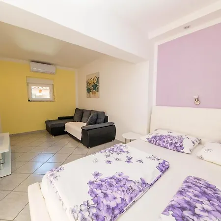 Martic Janja Apartment Dramalj