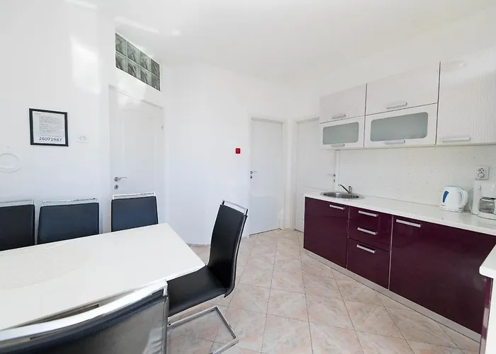 Martic Janja Lejlighed