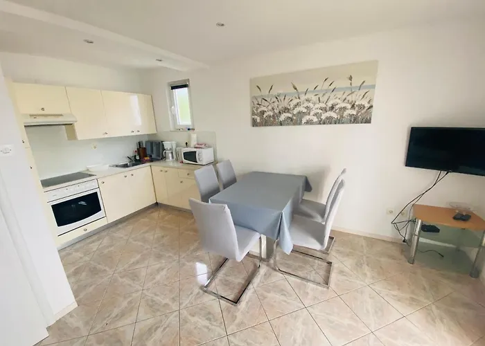 Martic Janja דירה דראמליי